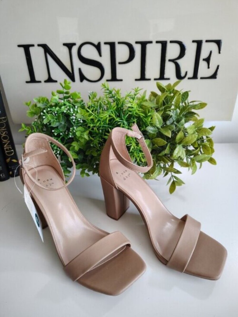 Ema High Block Heel Sandals Square Toe Taupe Women’s Size 9W NWT - Picture 2 of 6